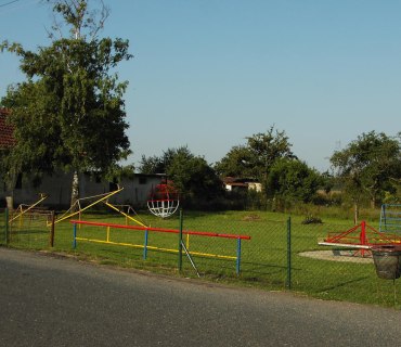 Obec Netřeba