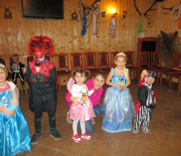Mikulášsko - vánoční karneval v Netřebě