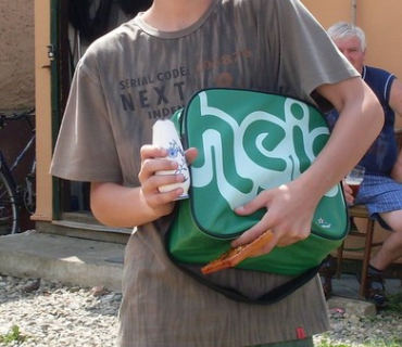 Rybářské závody na rybníku v Úžicích