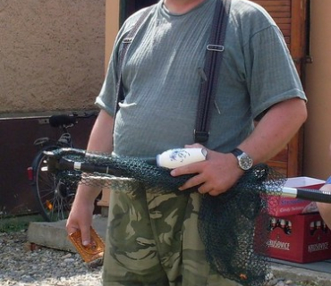 Rybářské závody na rybníku v Úžicích